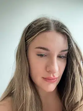 Snapshot of Eva_444 chatting on 06-03-26, 02:12 Eva 444 online show from 06-03-26, 02:12