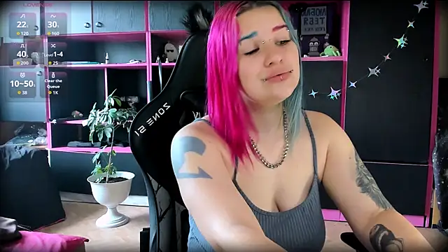 Neon Baddie online show from 07-13-26, 07:29