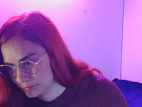 Snapshot of tinny_emiily chatting on 04-28-26, 01:48 tinny emiily online show from 04-28-26, 01:48