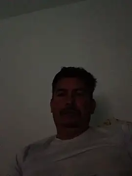 Snapshot of Fys82 chatting on 05-26-26, 03:48 Fys82 online show from 05-26-26, 03:48