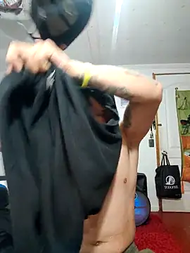 Snapshot of ivandarkc chatting on 04-13-26, 02:37 ivandarkc online show from 04-13-26, 02:37