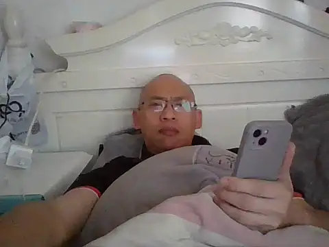 Snapshot of benly118 chatting on 04-14-26, 12:59 benly118 online show from 04-14-26, 12:59