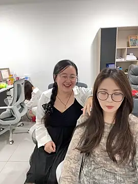 Snapshot of Taosi11 chatting on 05-19-26, 07:15 Taosi11 online show from 05-19-26, 07:15
