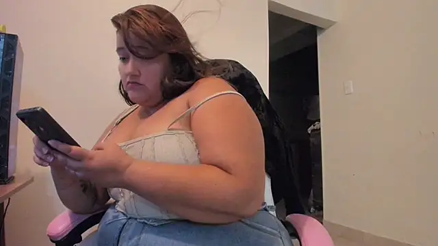 Snapshot of cellycanela_ chatting on 05-14-26, 01:46 cellycanela online show from 05-14-26, 01:46