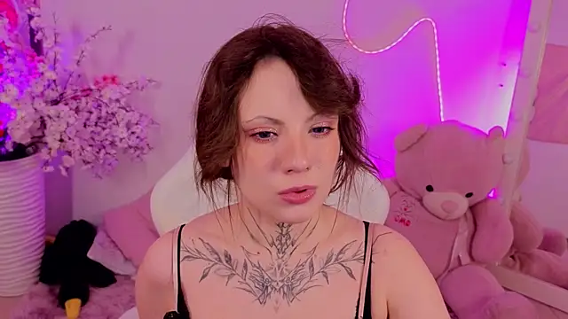 EricaMoonn online show from 05-18-26, 09:36