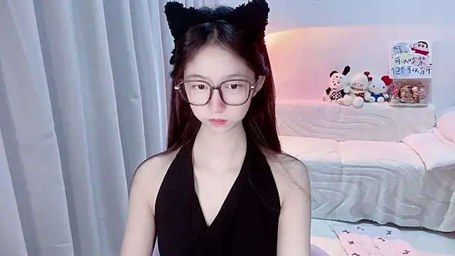 Snapshot of lucky-tt chatting on 05-28-26, 01:24 lucky-tt online show from 05-28-26, 01:24
