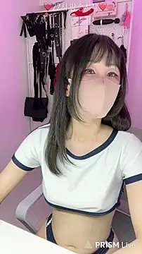 Snapshot of gumi_0418 chatting on 04-21-26, 12:12 gumi 0418 online show from 04-21-26, 12:12