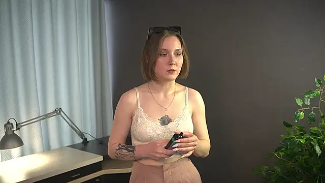 DottyKutzer online show from 04-15-26, 08:20