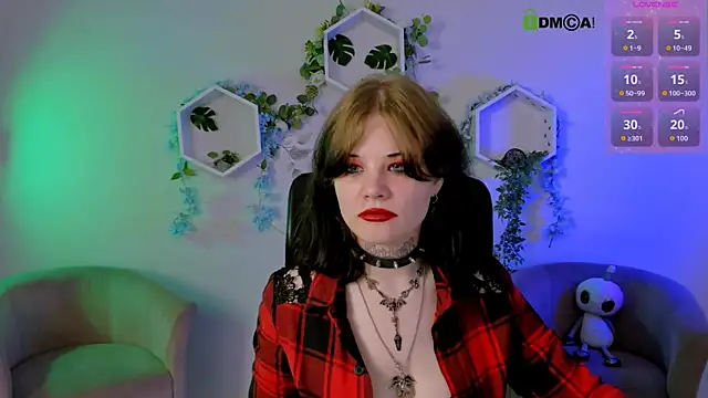 Snapshot of nikki_kiss_ chatting on 07-06-26, 08:32 nikki kiss online show from 07-06-26, 08:32