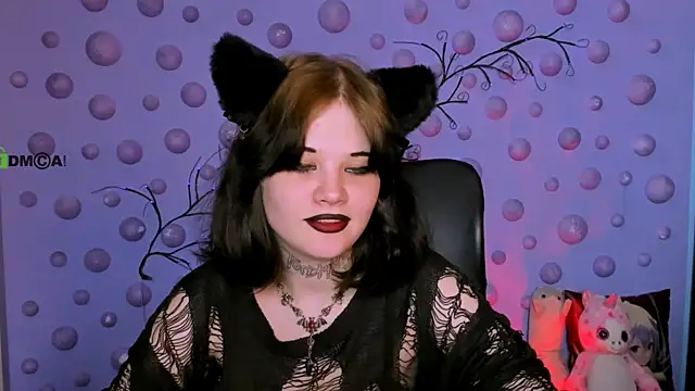 Snapshot of nikki_kiss_ chatting on 05-28-26, 08:44 nikki kiss online show from 05-28-26, 08:44