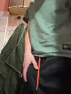 eryk83638 online show from 04-13-26, 04:11