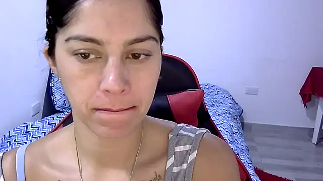 Snapshot of Bandida553 chatting on 07-06-26, 10:23 Bandida553 online show from 07-06-26, 10:23