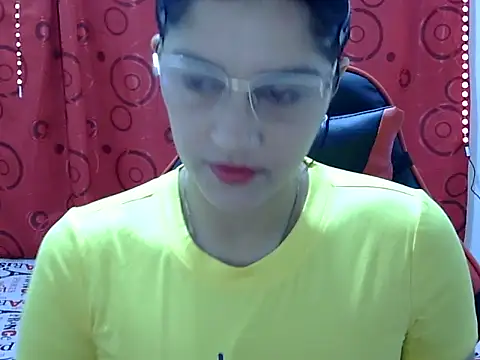Snapshot of Bandida553 chatting on 04-21-26, 11:22 Bandida553 online show from 04-21-26, 11:22