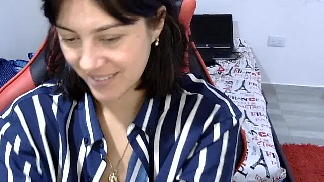 Snapshot of Bandida553 chatting on 06-11-26, 12:32 Bandida553 online show from 06-11-26, 12:32