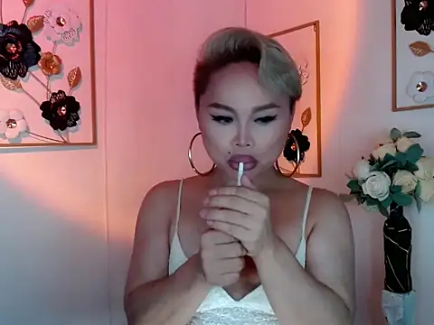 Snapshot of olla_victoria chatting on 06-04-26, 03:06 olla victoria online show from 06-04-26, 03:06