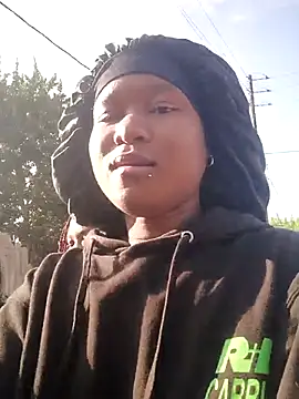 Diva-girl1 online show from 04-16-26, 06:14