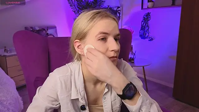 PennyLavertu online show from 04-15-26, 07:58