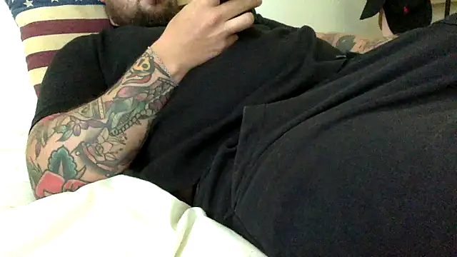 Snapshot of rollcharlie chatting on 05-08-26, 11:03 rollcharlie online show from 05-08-26, 11:03