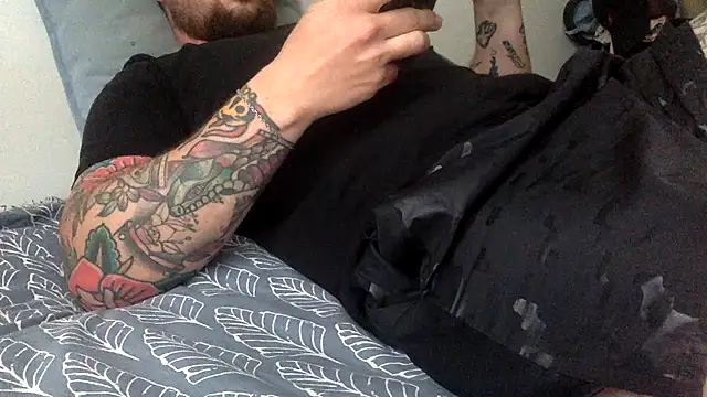 Snapshot of rollcharlie chatting on 04-13-26, 03:27 rollcharlie online show from 04-13-26, 03:27