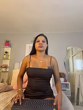 Snapshot of Elara_Luxe chatting on 05-19-26, 10:06 Elara Luxe online show from 05-19-26, 10:06