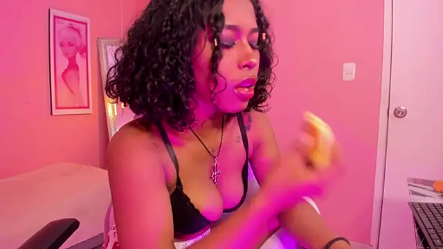 Snapshot of Ruby_sam chatting on 05-18-26, 01:16 Ruby sam online show from 05-18-26, 01:16