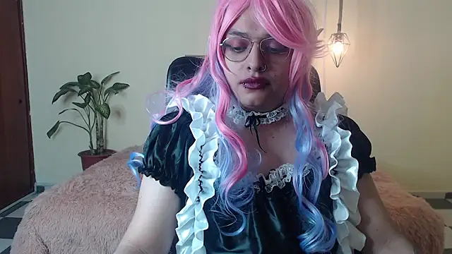 Snapshot of luna_snow_ chatting on 04-14-26, 02:55 luna snow online show from 04-14-26, 02:55