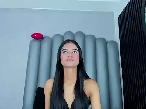 luna-bella  online show from 04-25-26, 03:09