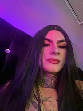 Snapshot of valen_lewiiz chatting on 05-19-26, 04:08 valen lewiiz online show from 05-19-26, 04:08