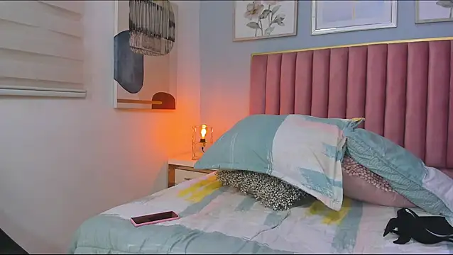 Snapshot of butterflydoll_ chatting on 05-14-26, 06:38 butterflydoll online show from 05-14-26, 06:38