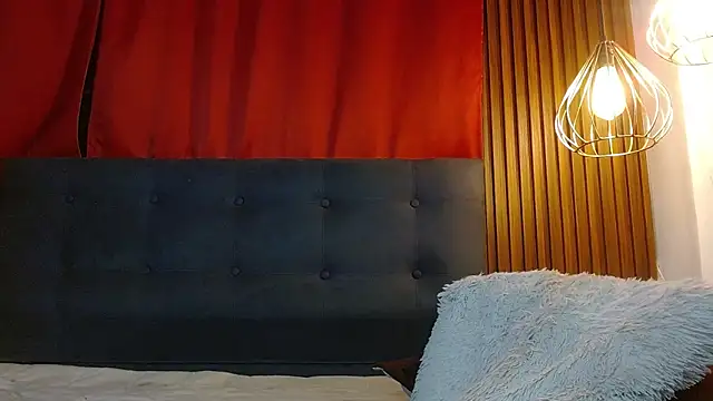 Snapshot of here_luke_ chatting on 04-15-26, 02:43 here luke online show from 04-15-26, 02:43