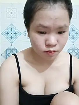 Snapshot of Seraphinahh chatting on 05-27-26, 08:43 Seraphinahh online show from 05-27-26, 08:43