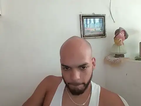 Snapshot of Eduarstrock chatting on 04-13-26, 04:22 Eduarstrock online show from 04-13-26, 04:22