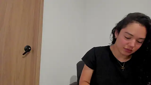 MiaRouseex online show from 05-27-26, 09:44