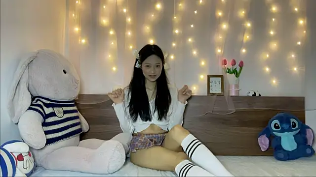 Snapshot of shy_pink_doll chatting on 05-20-26, 01:52 shy pink doll online show from 05-20-26, 01:52