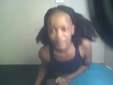 Snapshot of SexyNdonie chatting on 04-15-26, 11:05 SexyNdonie online show from 04-15-26, 11:05