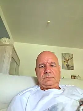 mannohmann5 online show from 06-18-26, 03:28