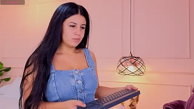 OLIVIA GARCIA   online show from 04-29-26, 11:25