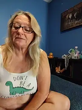 Snapshot of RavensLove chatting on 06-06-26, 11:32 RavensLove online show from 06-06-26, 11:32