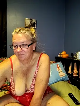 Snapshot of RavensLove chatting on 05-20-26, 12:29 RavensLove online show from 05-20-26, 12:29