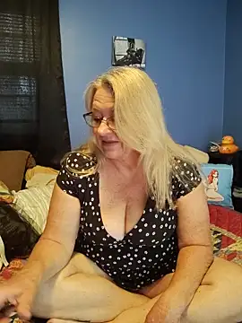 Snapshot of RavensLove chatting on 05-29-26, 06:25 RavensLove online show from 05-29-26, 06:25