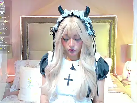 Snapshot of VaLuu__ chatting on 06-02-26, 01:11 VaLuu online show from 06-02-26, 01:11