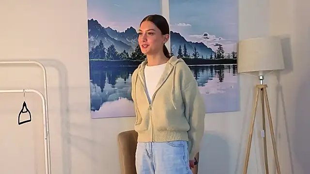 NatashaRieker online show from 04-15-26, 09:37