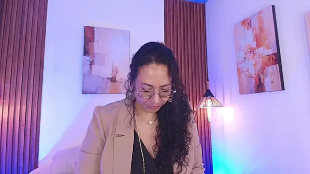 Velvet Curly online show from 05-11-26, 12:28