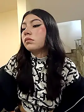 Emiily  Evans online show from 04-21-26, 03:18