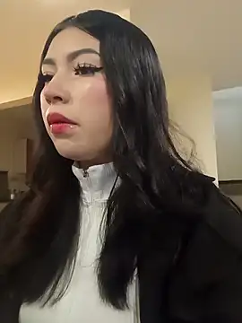 Snapshot of Emiily__Evans chatting on 04-14-26, 02:00 Emiily Evans online show from 04-14-26, 02:00