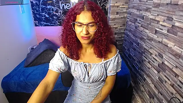 Snapshot of molly_bianco chatting on 04-14-26, 10:04 molly bianco online show from 04-14-26, 10:04