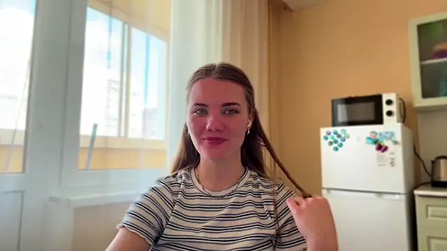 Snapshot of doana_bebriti chatting on 04-15-26, 12:10 doana bebriti online show from 04-15-26, 12:10