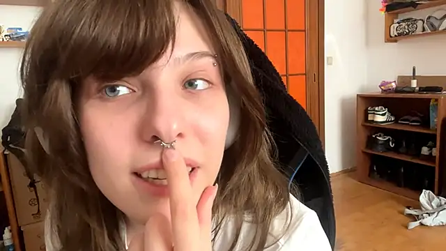 Snapshot of PillowPeachX chatting on 04-19-26, 11:44 PillowPeachX online show from 04-19-26, 11:44