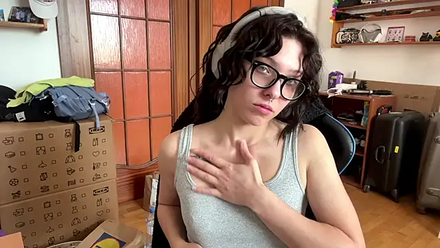 Snapshot of PillowPeachX chatting on 05-23-26, 10:03 PillowPeachX online show from 05-23-26, 10:03