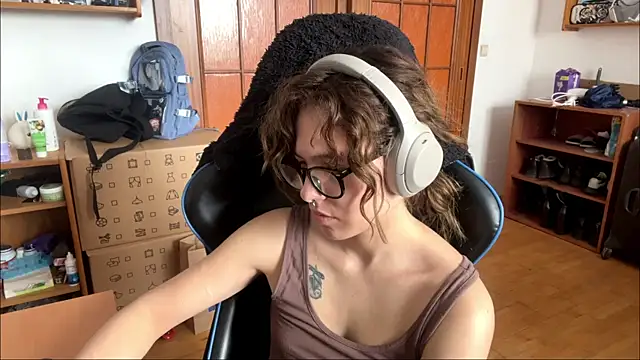 Snapshot of PillowPeachX chatting on 05-12-26, 09:59 PillowPeachX online show from 05-12-26, 09:59